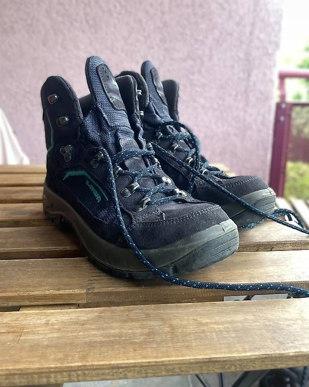 Scarpe da donna: Wanderschuhe Lowa Trekking Gr. 39.5 – Usato da Bremgarten b. Bern venduto da purpledelirium