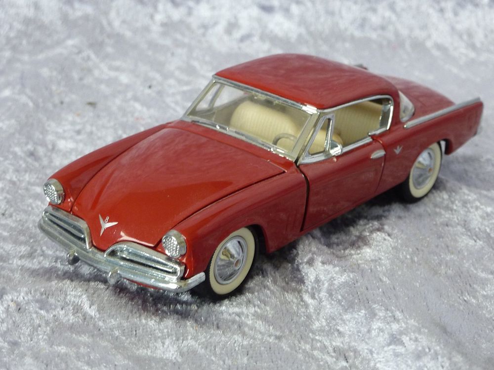 BOS Best Of Show 1/43 – Studebaker Commander Starliner 1953 – Bleu, Sous Film