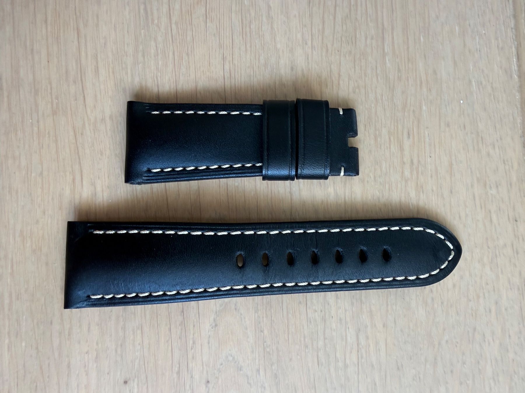 Panerai Bracciali & Braccialetti: Panerai OEM black leather strap 26/22 mm – Nuovo (secondo la descrizione) da Rivaz venduto da yoda2005 1