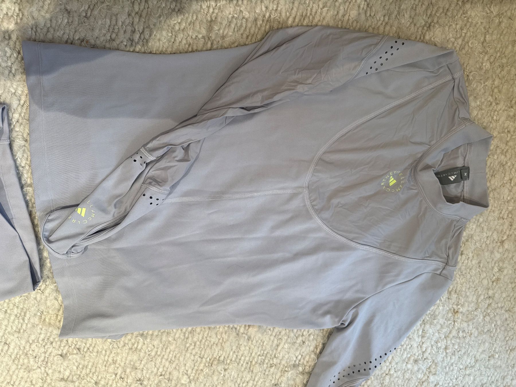 Stella McCartney Kleiderpakete: Stella McCartney Adidas workout set – Gebraucht aus Unterägeri von Elmilokim 1
