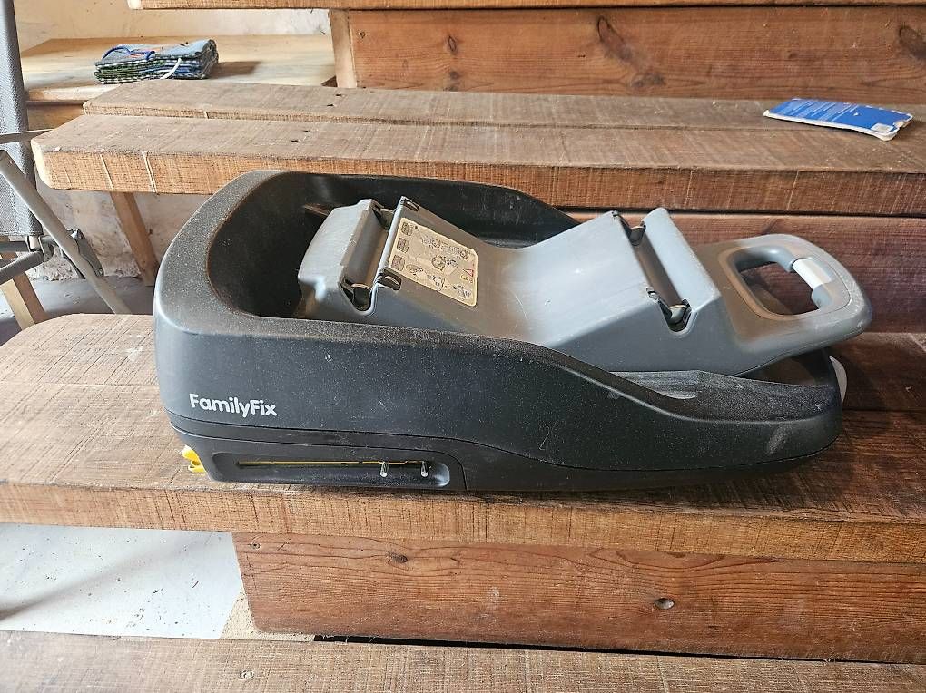 Auto-Kindersitze: Maxi Cosi FamilyFix Isofix Basisstation – Gebraucht aus Kaltenbach von Sebiii14 1