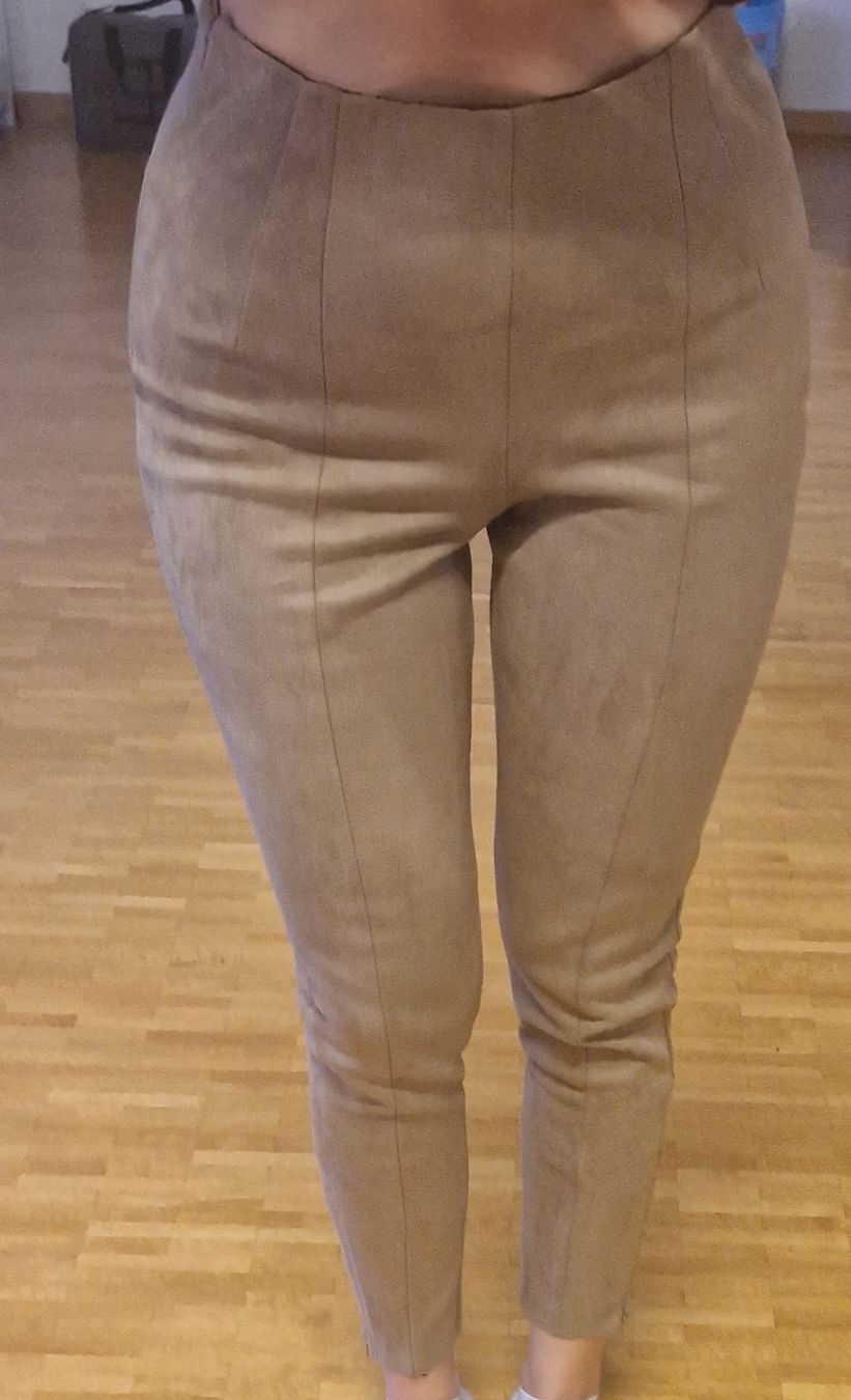 Zara Hosen: Pantalon zara beige style daim taille M – Neu (gemäss Beschreibung) aus Versoix von aline_b