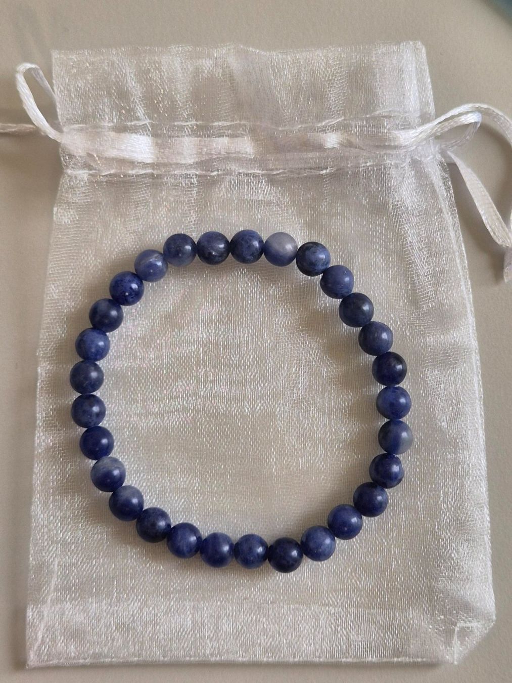 Armbänder & -reifen: Sodalith Armband 6mm – Neu und originalverpackt aus Rüti ZH von pep_l9zp