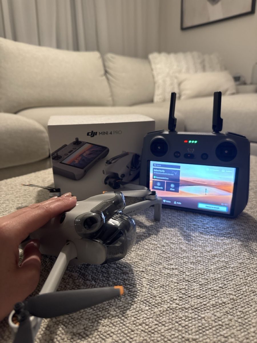 DJI Camcorder: Drone DJI mini 4 pro – Neu (gemäss Beschreibung) aus Neuchâtel von and_vsn2 1