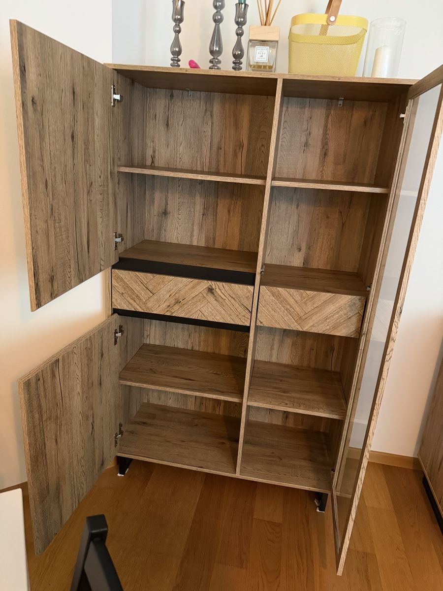 Vitrinen: Vitrine – Gebraucht aus St. Gallen von chi_fw8w 1