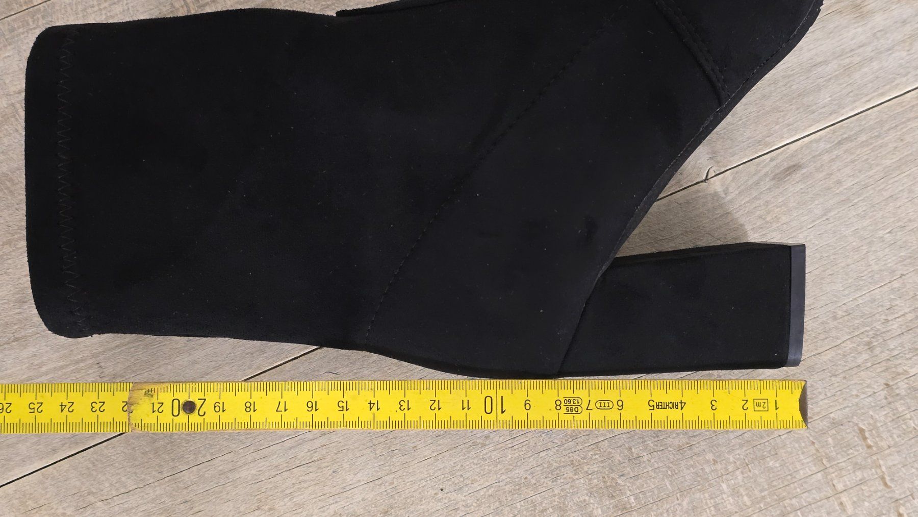 Scarpe da donna: Schwarze Ankle Boots - 38 - mit Blockabsatz – Nuovo (secondo la descrizione) da Thalwil venduto da VitaMini 3