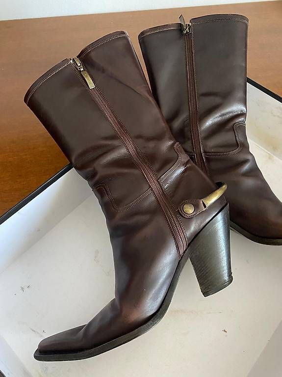 Scarpe da donna: Stivale paciotti  – Usato da Balerna venduto da lis_qx6r 1