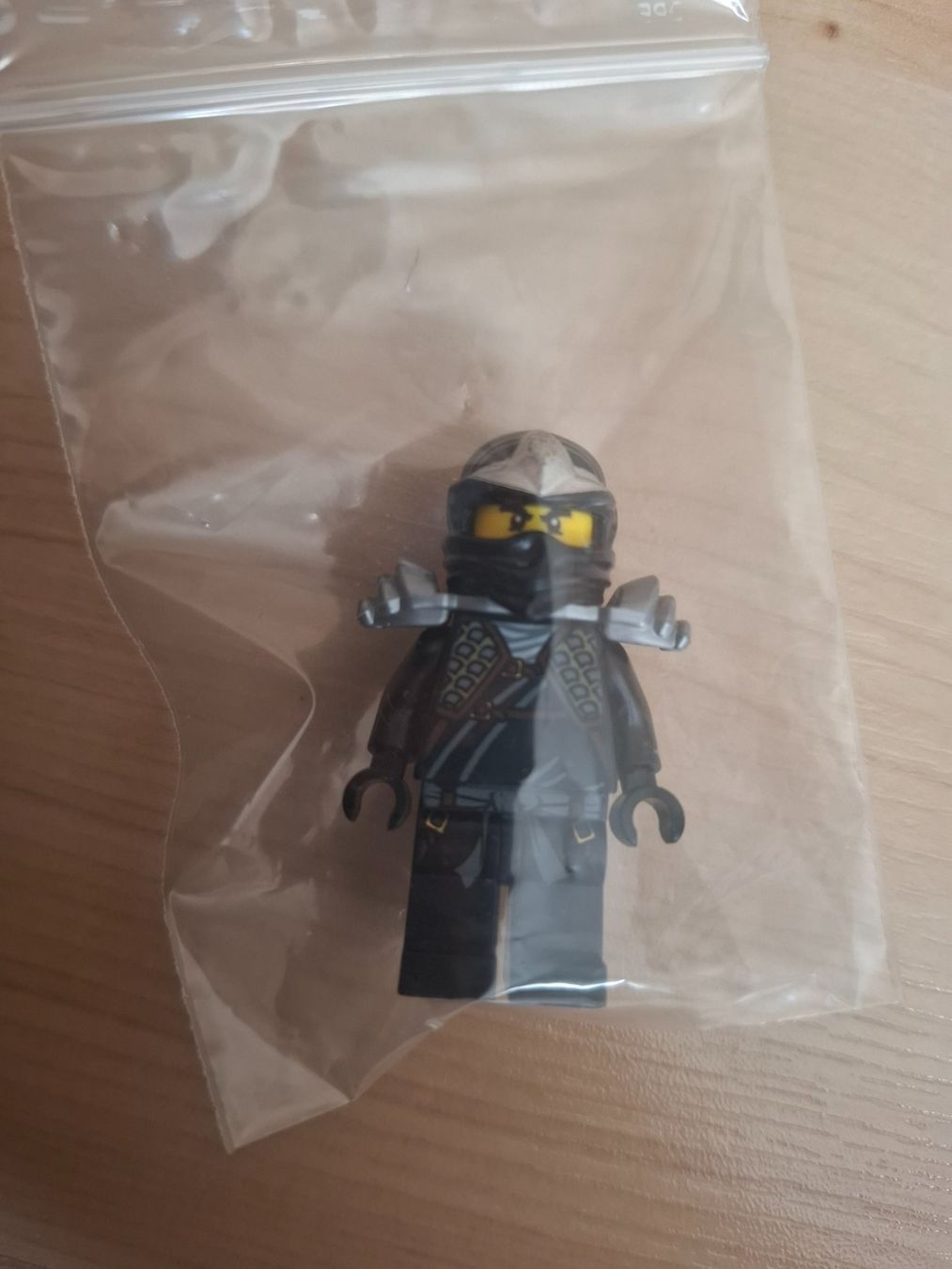 Lego Statuette: Lego Ninjago Cole ZX – Usato da Flüelen venduto da ANZAFL