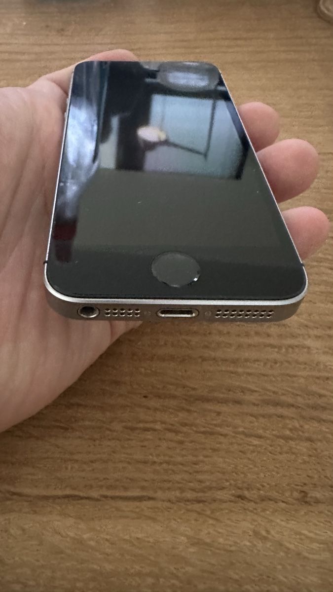 Apple Portables: iPhone SE 1.Gen 32GB grey – Neuf (Voir description) à Pfäffikon ZH par narteq 2