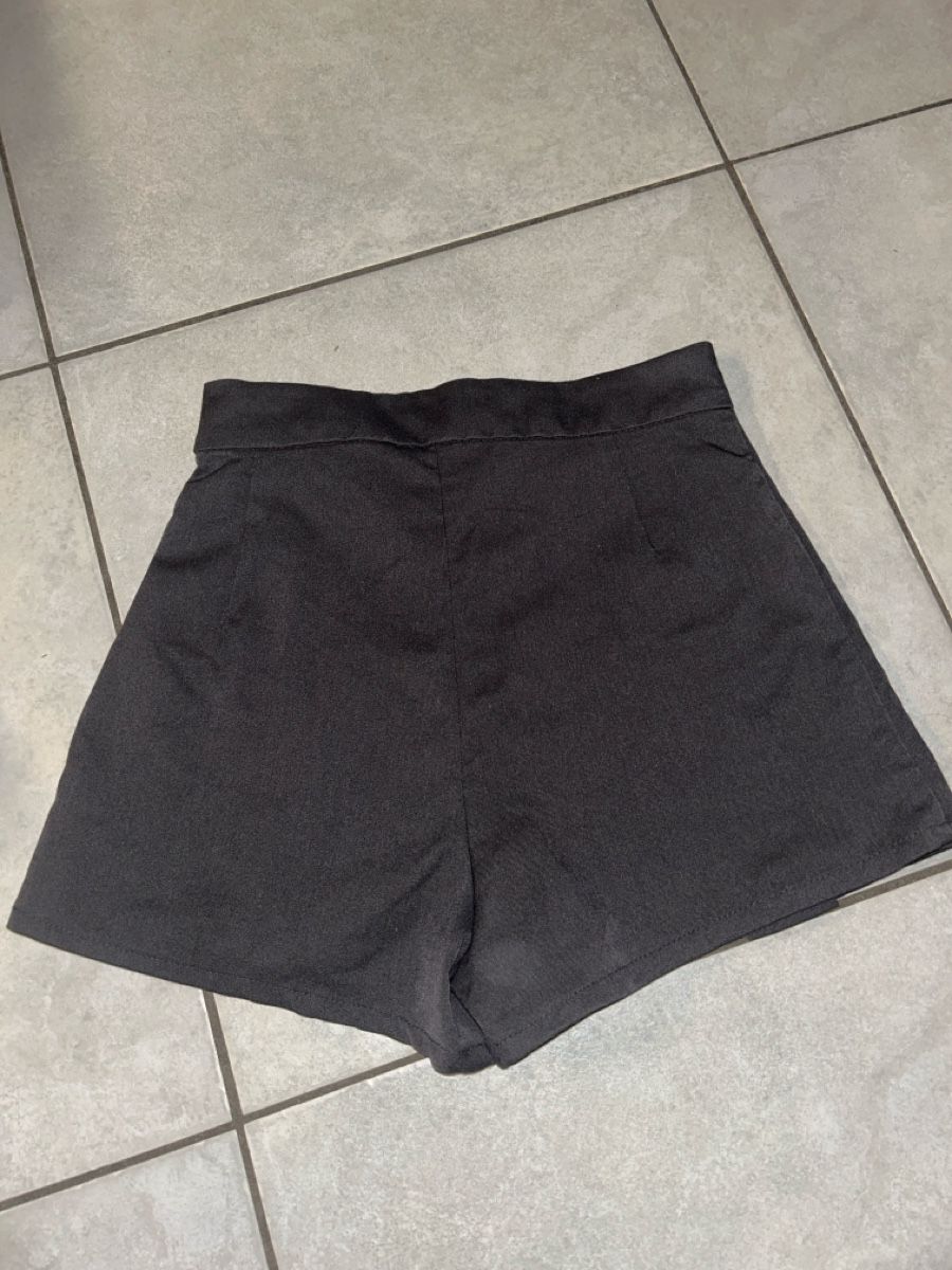 H&M Gonne: dunkelgraue kurze Skorts, Gr. 34 – Usato da Bülach venduto da Choemong 2