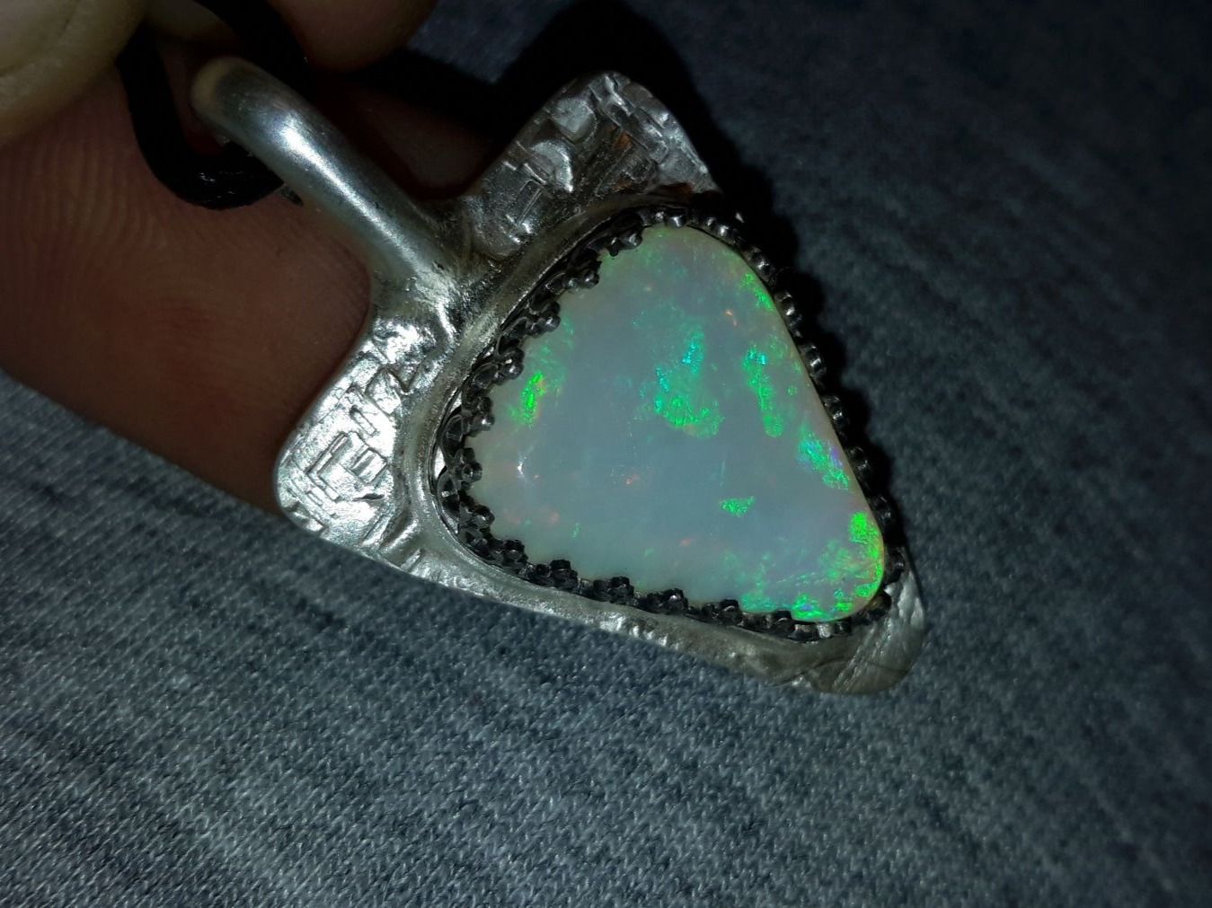 Ciondoli: Silberanhänger mit australischem Flashfire Kristall Opal – Nuovo e nell'imballaggio originale da Uerkheim venduto da Winwinner 5