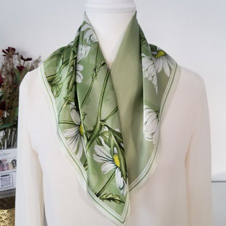 New 53cm Silk Scarf, White Daisy Floral Green Neck Scarf