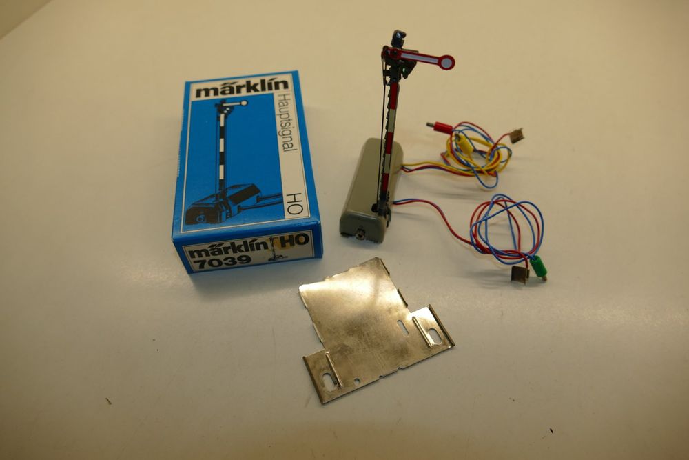 Märklin _ 2 X Signal _ Hauptsignal _ Flügelsignal _ Spur H0 (Gebraucht