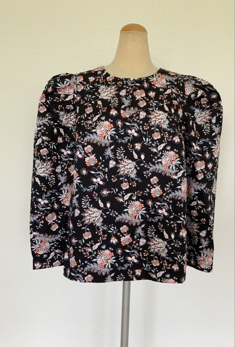 Ted Baker Blusen: Ted Baker blouse, Size 4, (EU 40).Floral design. – Neu (gemäss Beschreibung) aus Dübendorf von S1973E 3