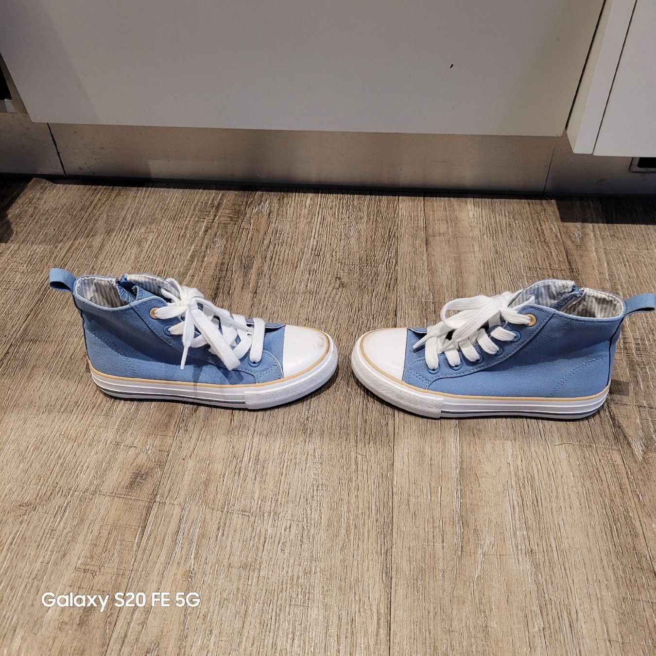 Scarpe per ragazzi: Kinderschuhe Jungen 32 – Usato da Niederbuchsiten venduto da klengyel 1