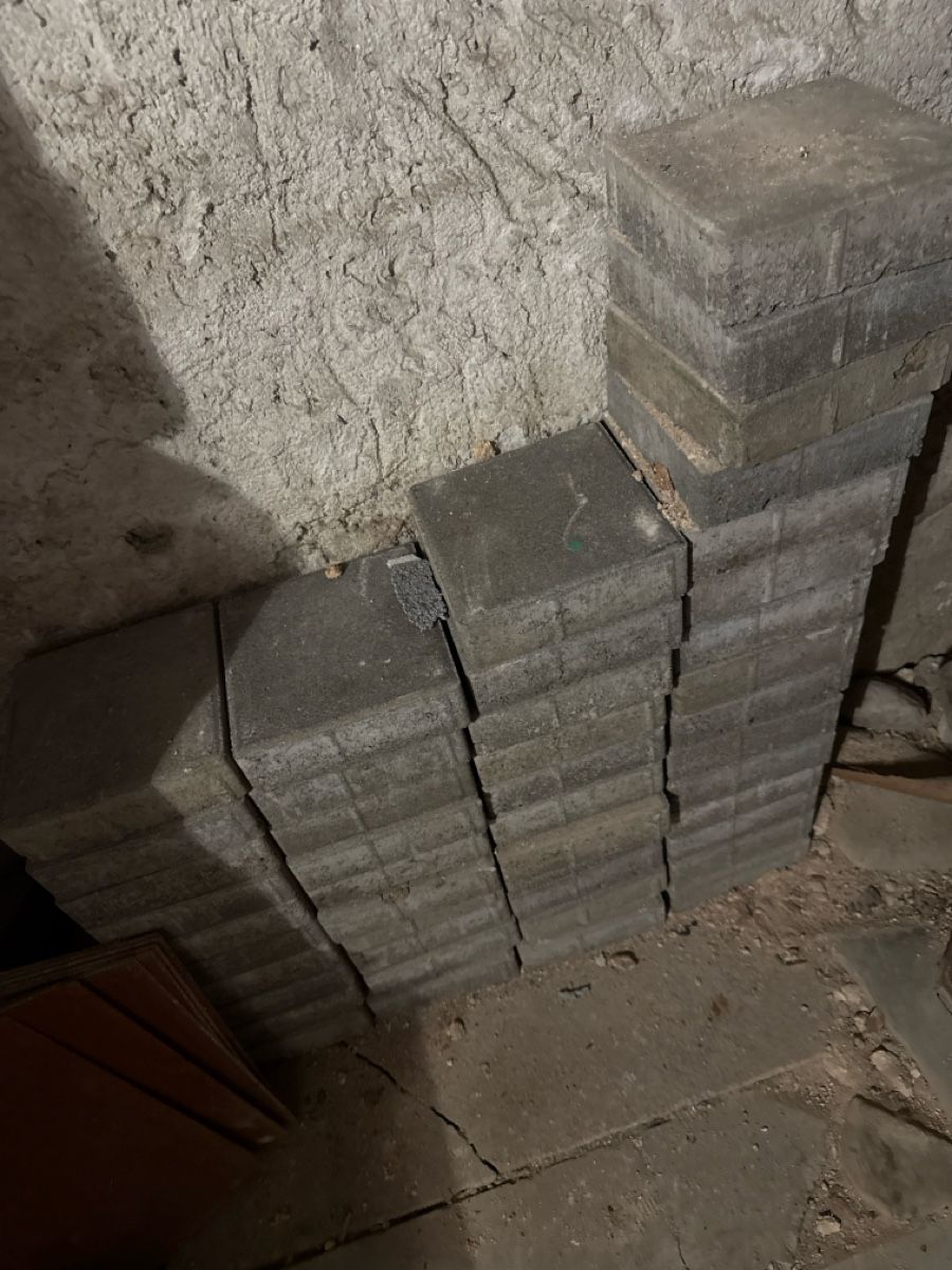 Rivestimenti per pavimenti: Verbundsteine ca 45stk – Usato da Langnau i. E. venduto da Acrjl