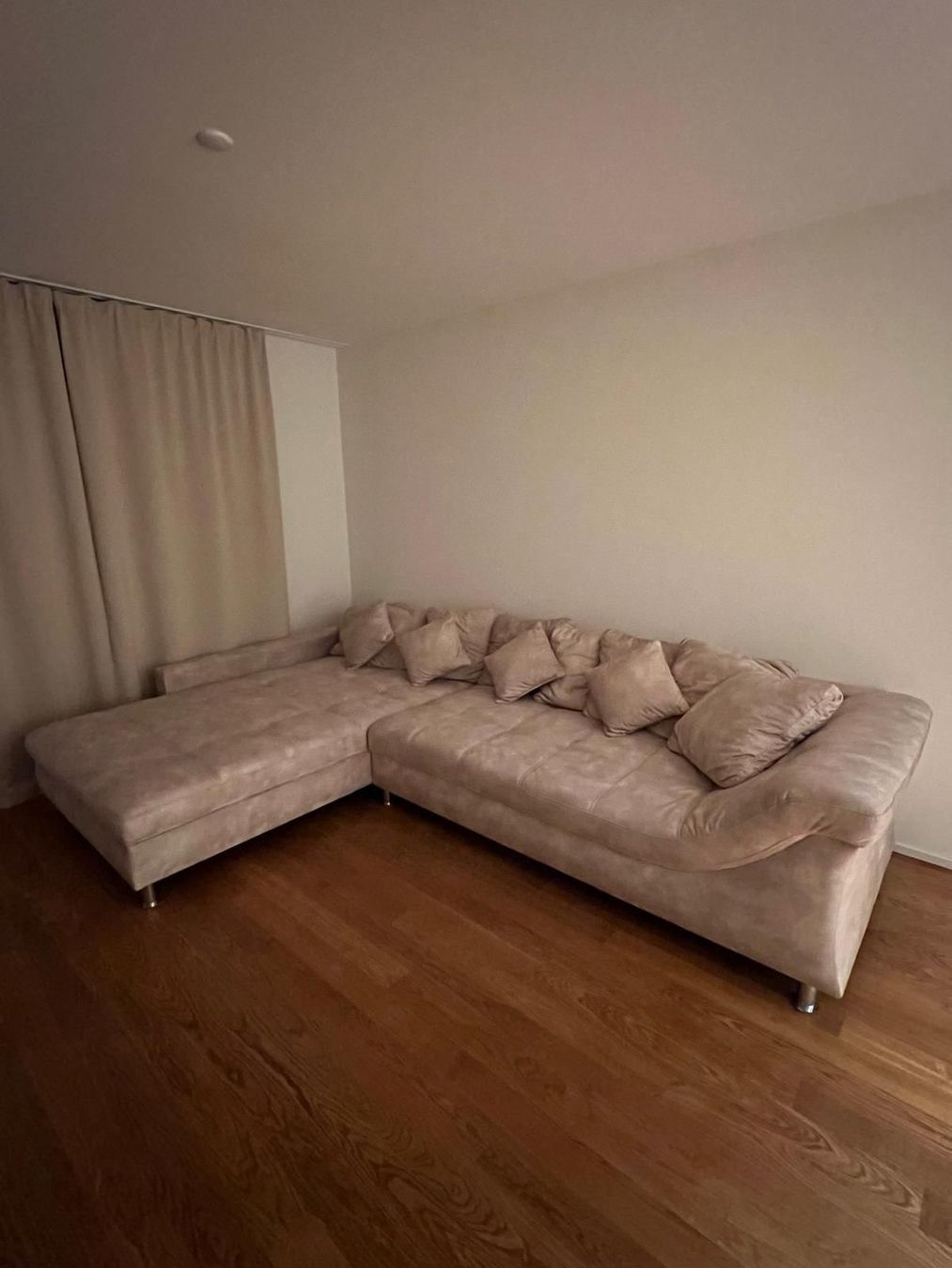 Divani: Modernes, fast neues Ecksofa – Usato da Sins venduto da Triart