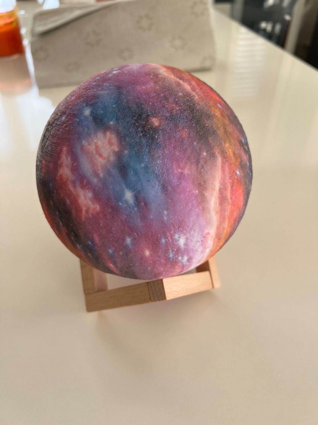 Lampade: Belle lampe lune colorée – Usato da Territet venduto da Supremerockers