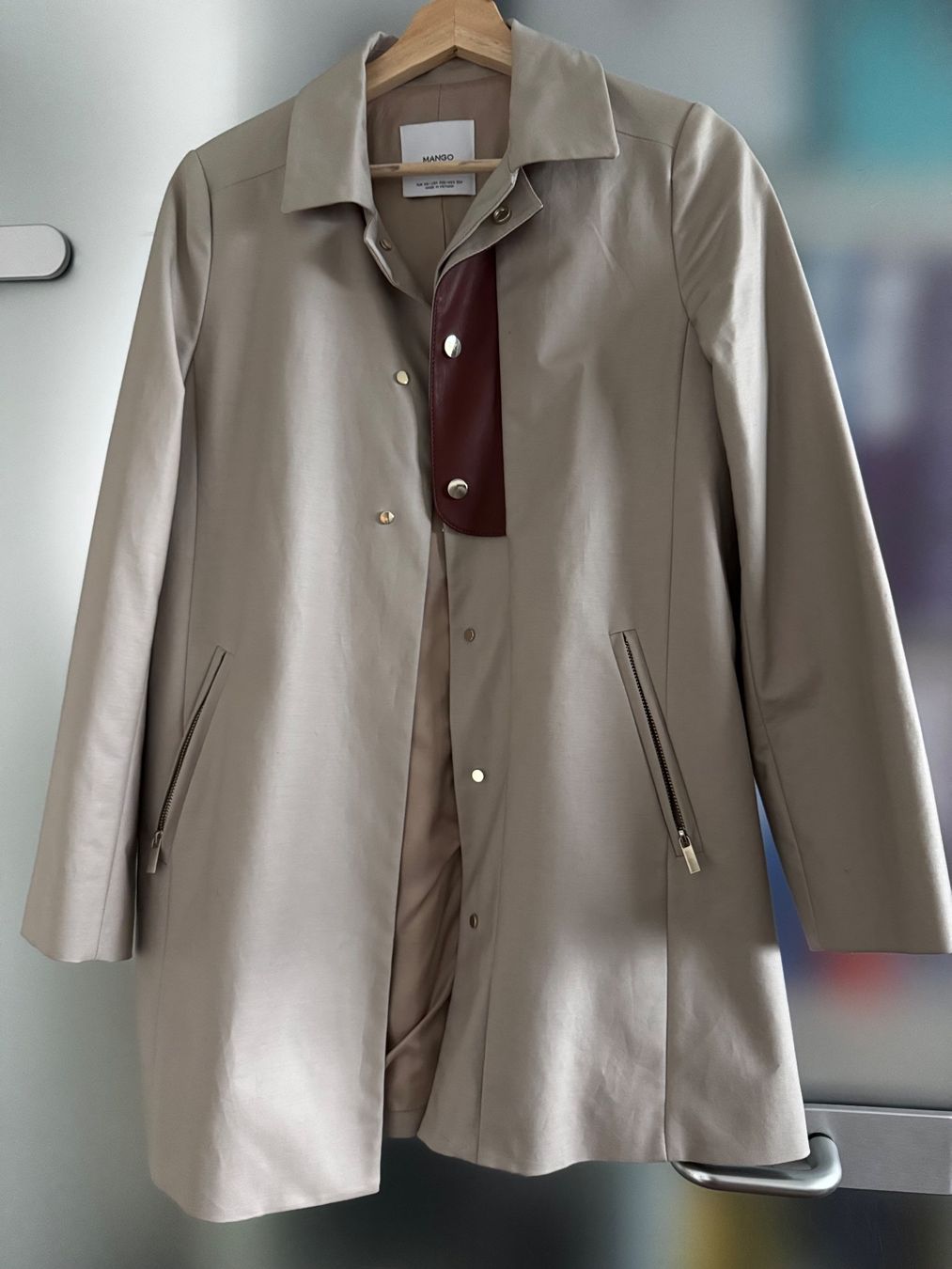 Mango Cappotti: Trenchcoat / Übergangsmantel beige – Usato da Montlingen venduto da timolino12 1