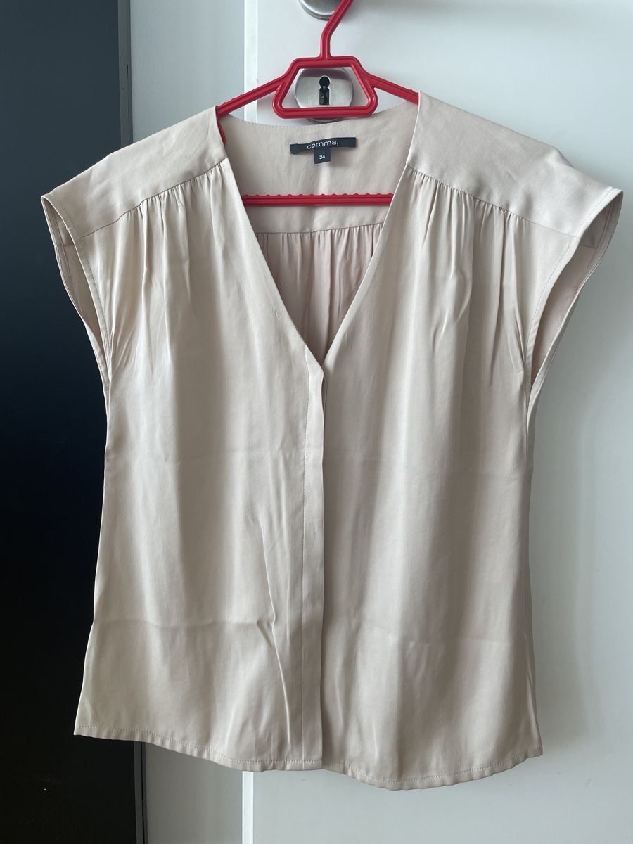 Comma Blusen: Bluse Comma beige  – Gebraucht aus Neuchatel von shi_9fzw