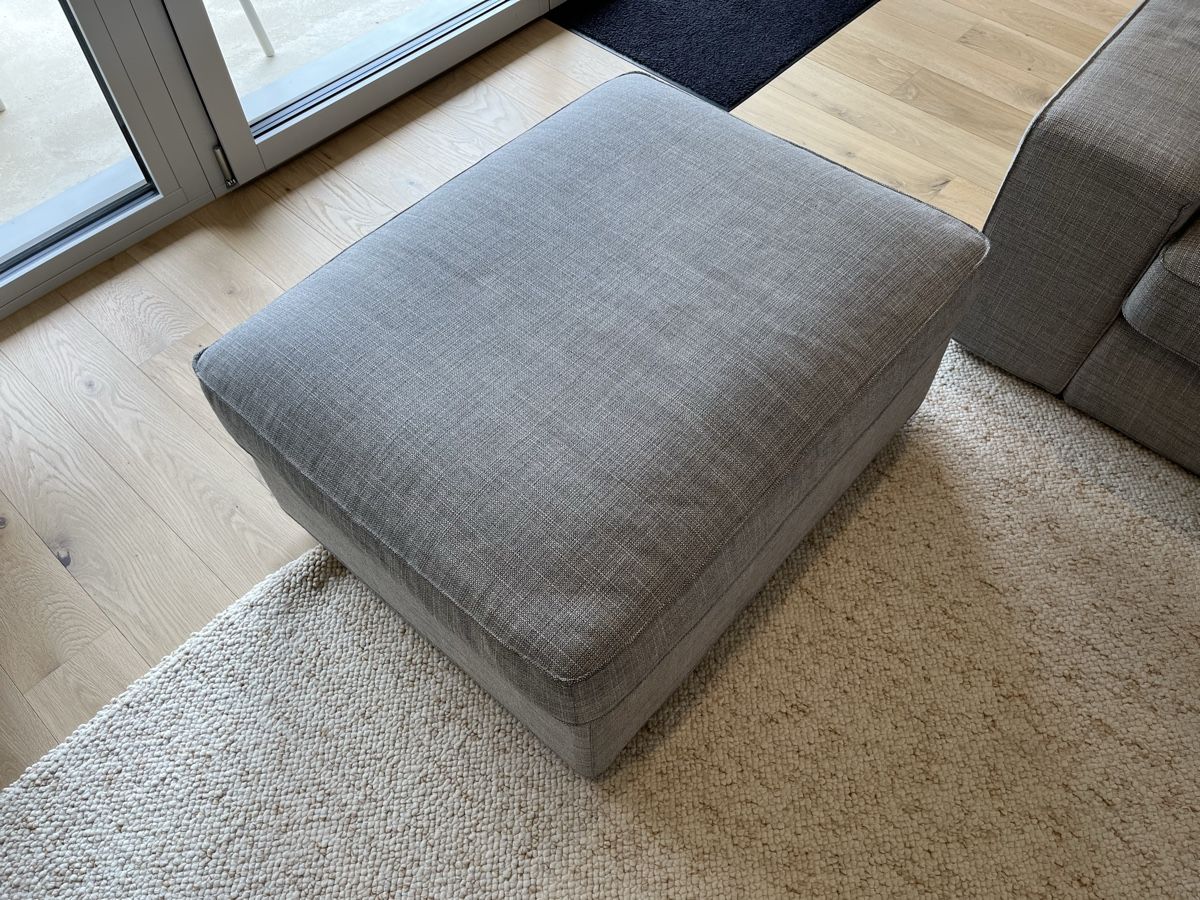 Divani: Canapé 3 places + pouf – Usato da Corminboeuf venduto da Dsnilton26 1