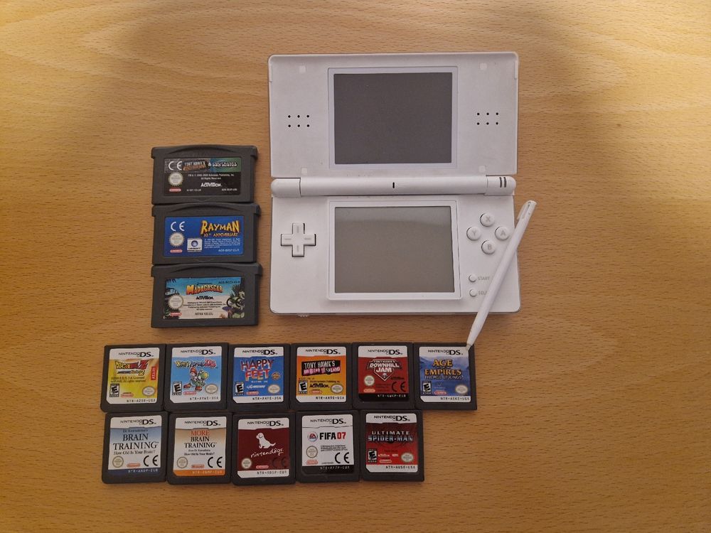 Nintendo DS Lite Bundle - Console, Case and 14 Games (Gebraucht) in ...
