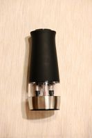 Elektrische Pfeffer-/ Salzmühle mit Beleuchtung , NEU