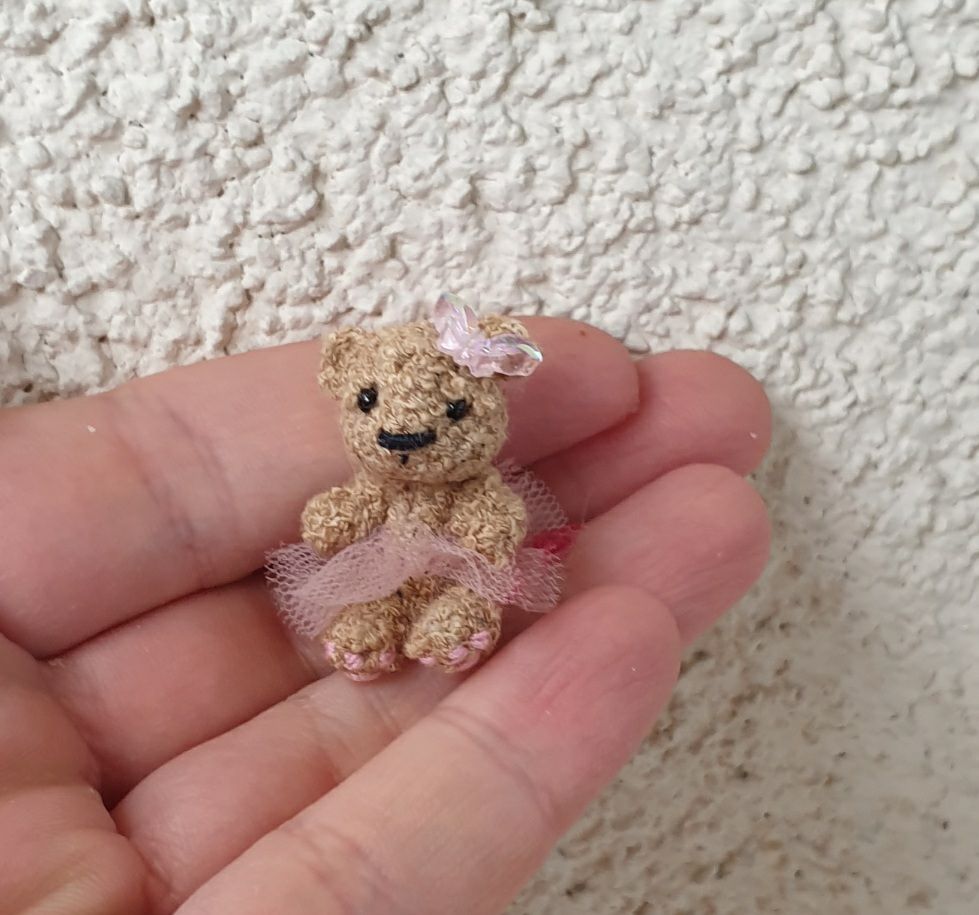 Statuette: Handgefertigte Miniatur Bärchen  3 cm in einer Walnussschale – Nuovo (secondo la descrizione) da Gelterkinden venduto da Macrameed 1
