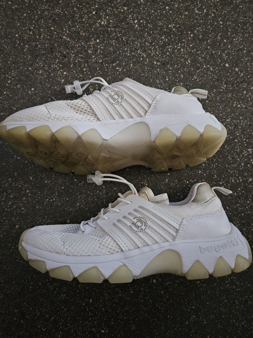 Bugatti Scarpe da donna: Bugatti Damen Sneaker Weiss Grösse 38 – Usato da Anwil venduto da tamoos 1