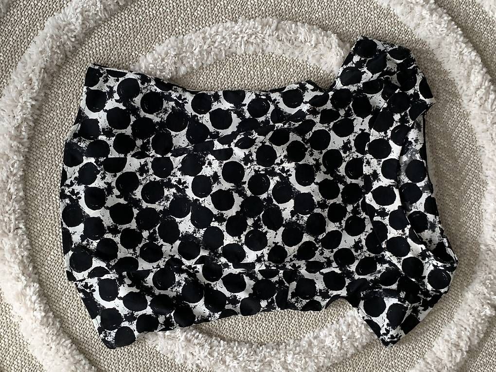Camicette: Shirt/Blusen Gr. S je Chf 4.- / Seide 8.- – Usato da Einsiedeln venduto da ver_sb5p