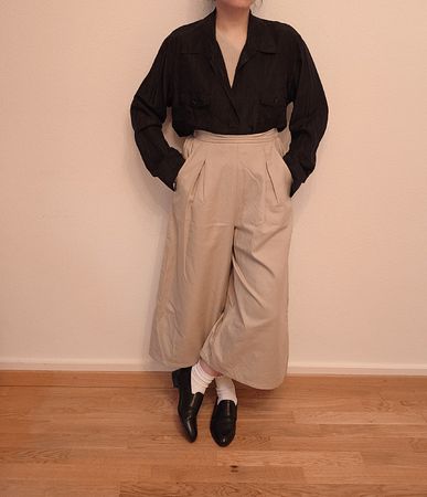 Weite, beige Culotte aus Japan Grösse M eher S | Hose