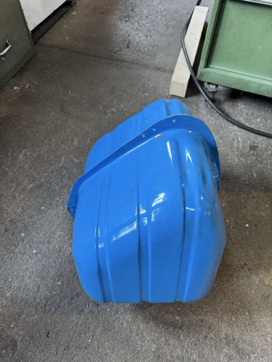 Ford Accessori per altri veicoli: Dieseltank Ford 2000 oder 3000 Traktor – Nuovo (secondo la descrizione) da Thusis venduto da Radkeil 2