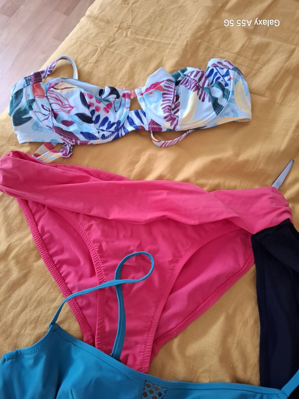 Maillots de bain & Bikinis: Ensemble 3 maillots de bain 2 pièces différentes taille 38 – D'occasion à Payerne par wardi11 2