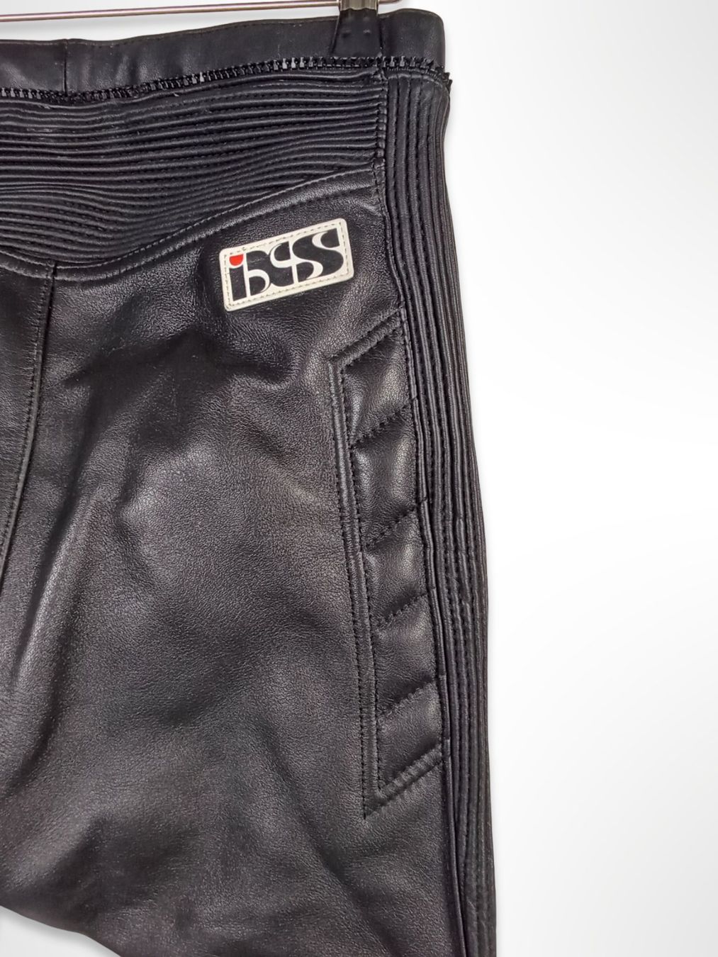 IXS Pantaloni: iXS Motorradhose Gr. 48 Leder schwarz – Usato da Suhr venduto da Restwert_Suhr 4