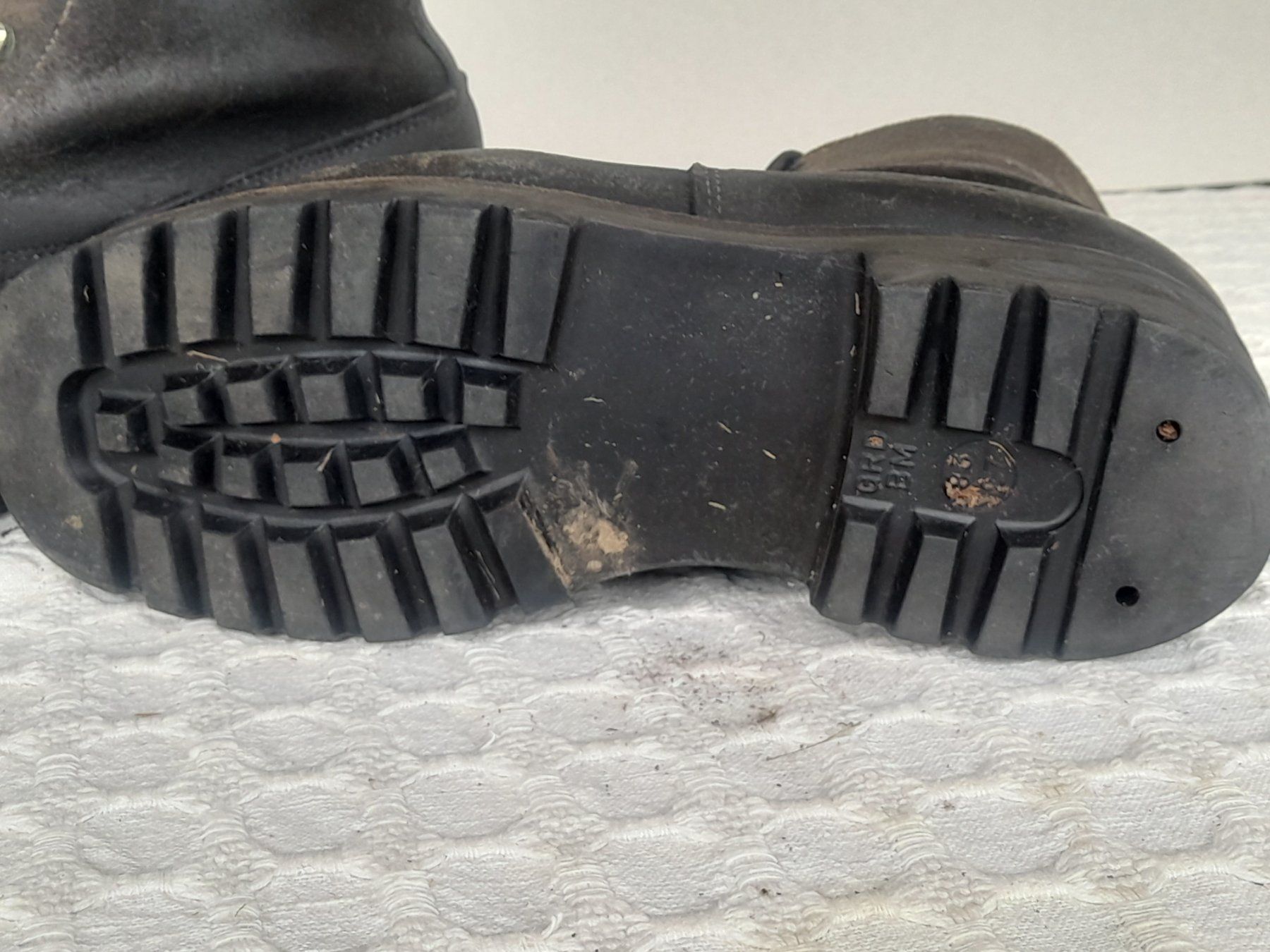 Bally Scarpe da uomo: Alte Militärschuhe/Wanderschuhe Bally 27 – Usato da Thun venduto da Treff.....e 4