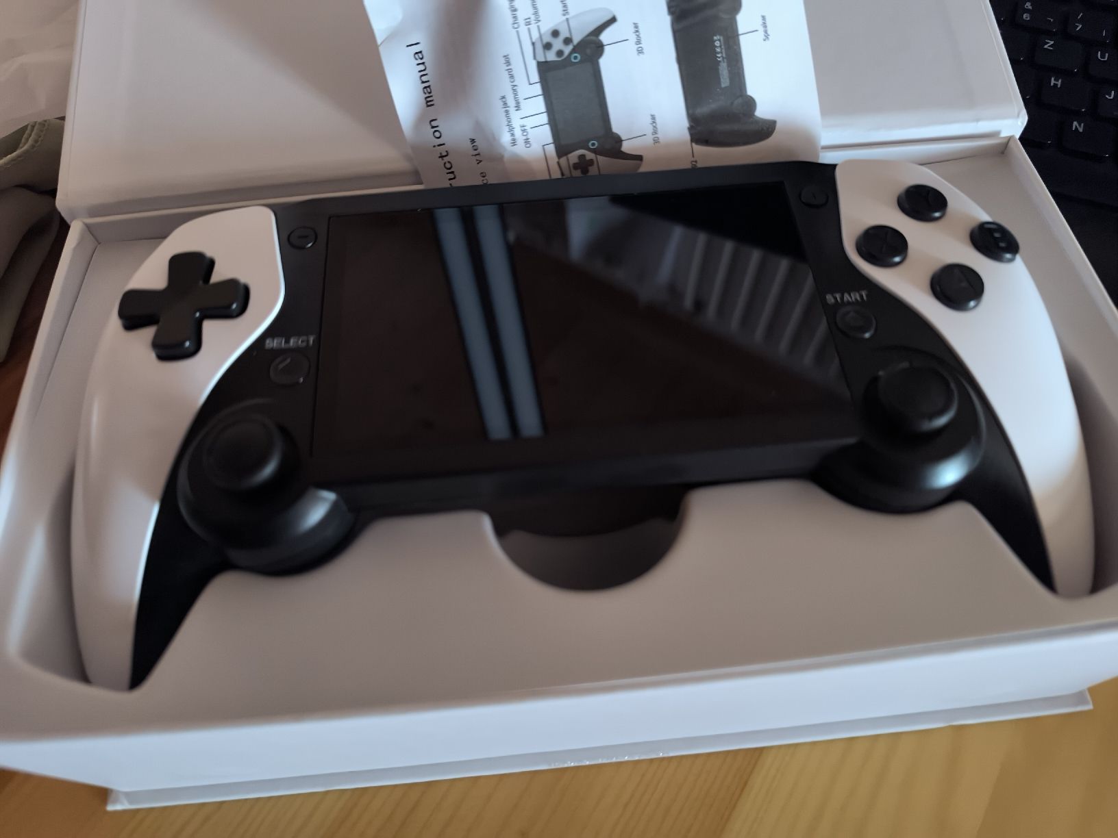 Console: Video Games Konsole 4.3 Zoll Display  – Nuovo e nell'imballaggio originale da Frutigen venduto da Chenel0815 2