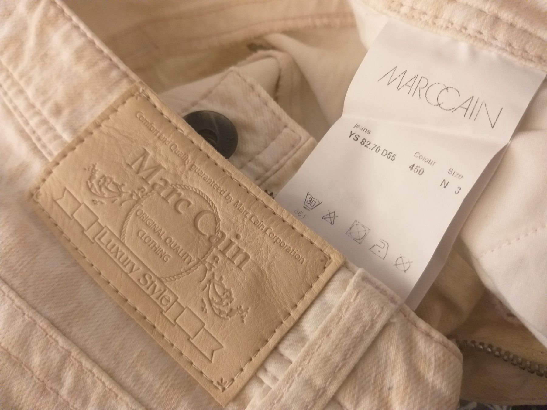 Marc Cain Jeans: MARC CAIN Jeans taille / Grosse M (3) – Gebraucht aus Cossonay-ville von Super-Price-Quality 9