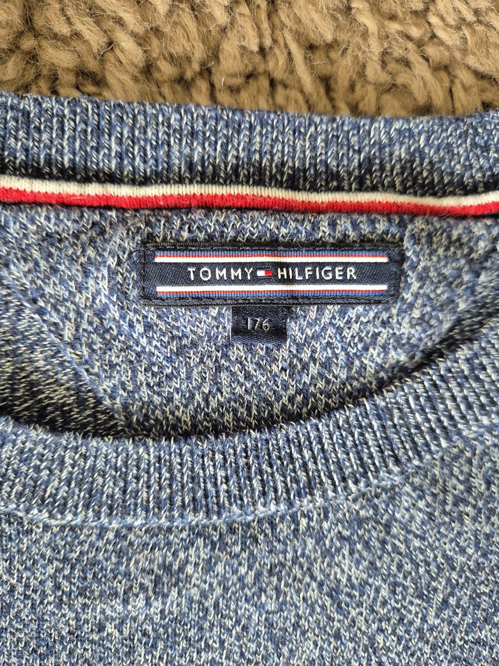 Tommy Hilfiger Maglioni & Felpe: Beau pull Tommy Hilfiger, T. 176 – Nuovo (secondo la descrizione) da Bussigny venduto da Carugas 2