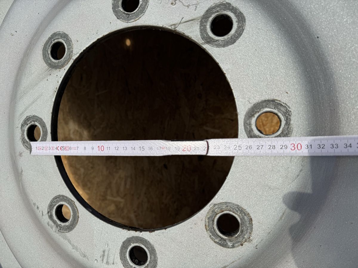 Pneumatici & Ruote complete: Pflegebereifung Kompletträder Case MX100c – Usato da Besenbüren venduto da Mesox 3