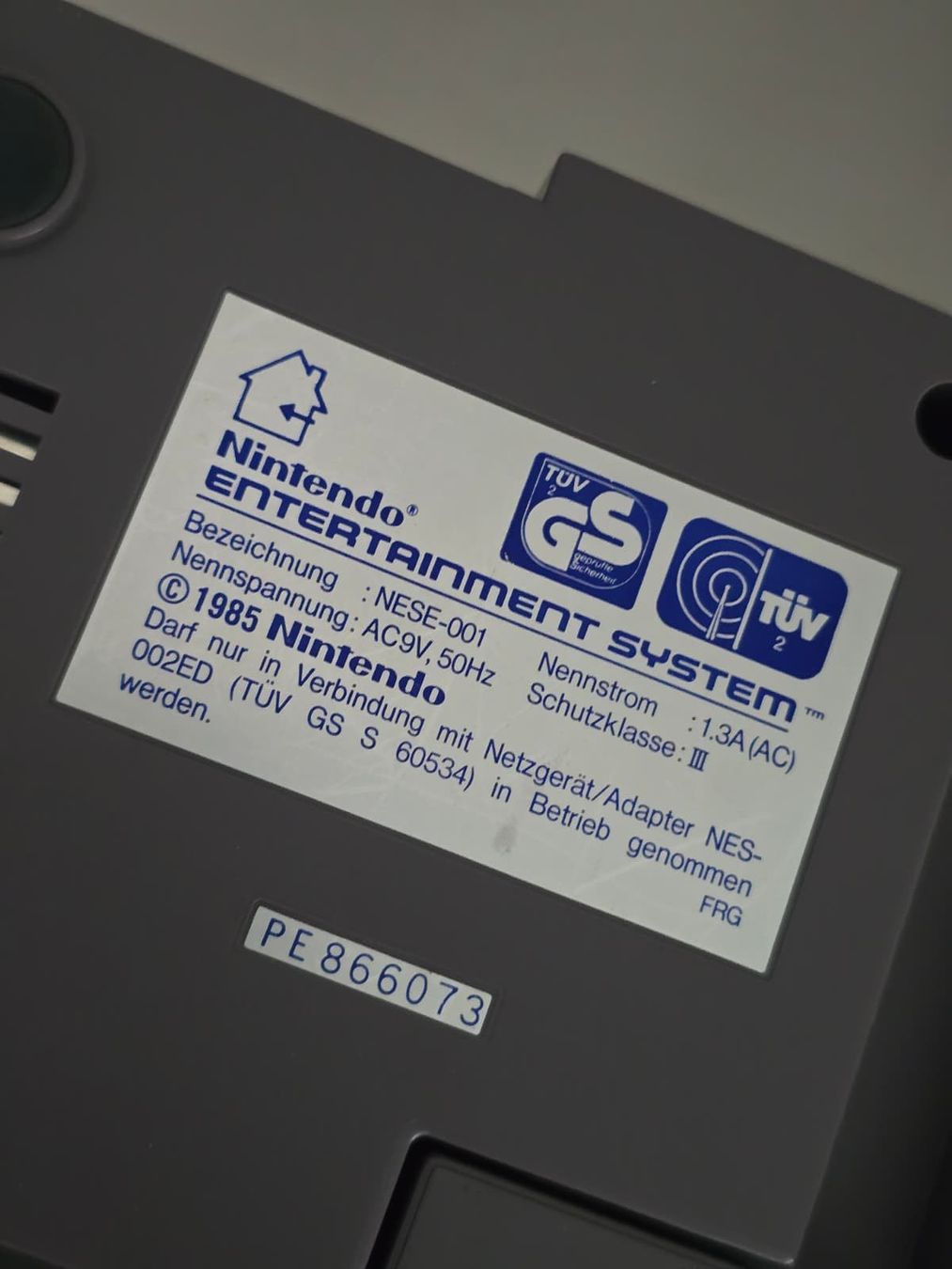 Nintendo Consoles: Nintendo Entertainment System (NES) Konsole mit 2 Controller – D'occasion à Emmen par BieteNurSo 2