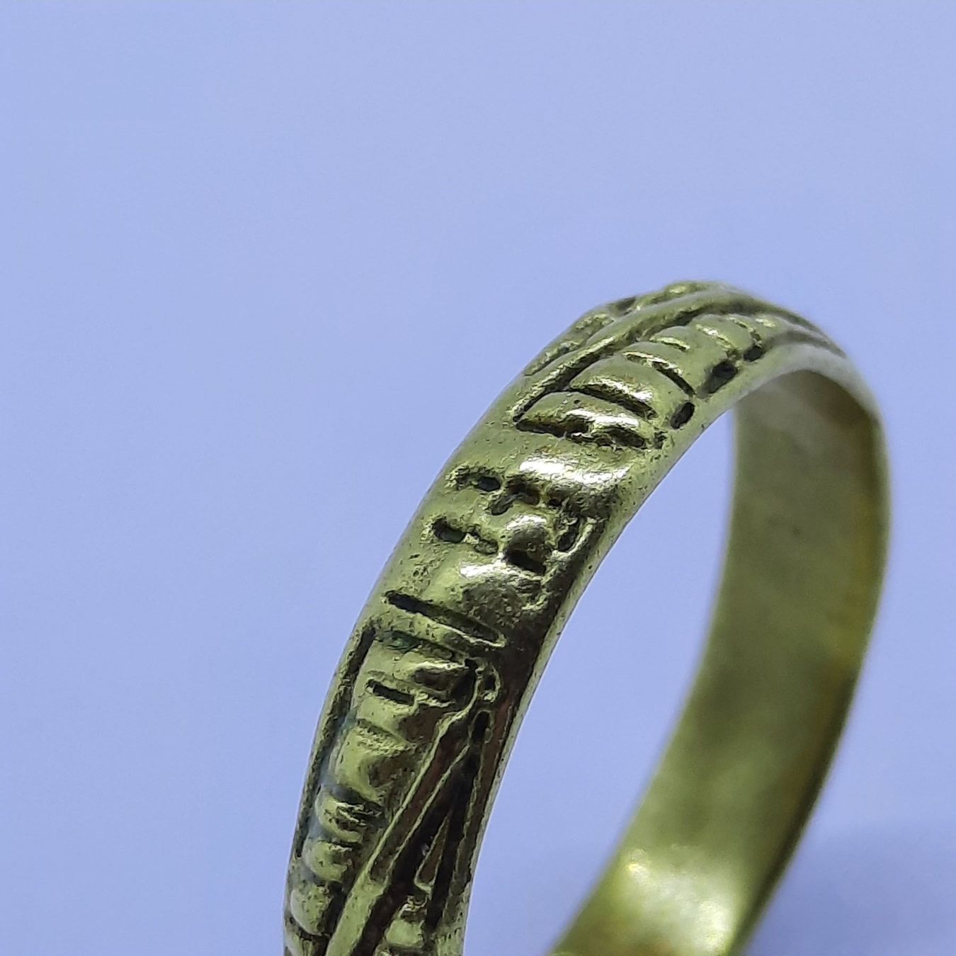 Ringe: Harmonischer Ring mit besonderem Design – Gebraucht aus Unterägeri von Altgoldschmuck 2