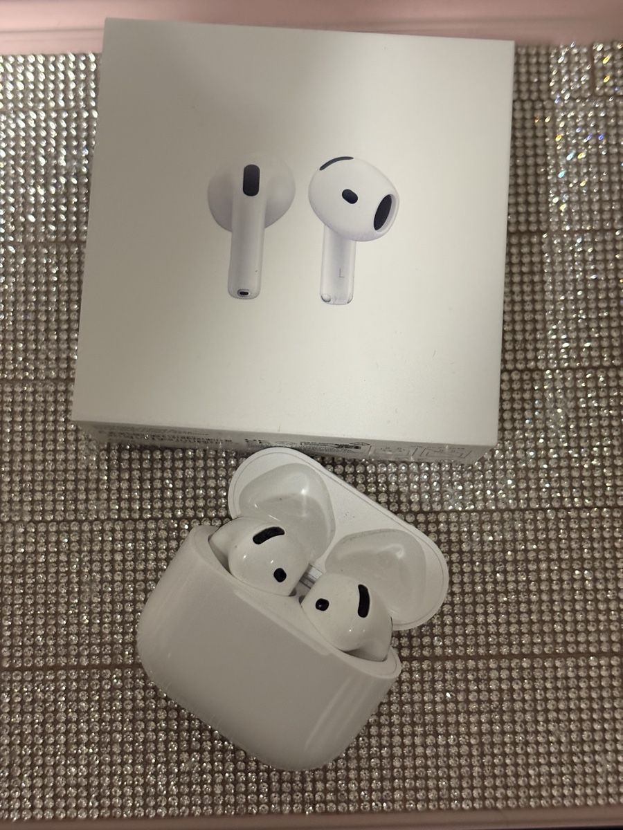 Apple Kopfhörer: Apple AirPods 4 – Gebraucht aus Bern von danna_ 1