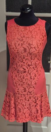 Sommerliches, korallfarbenes Spitzen Kleid, Gr. 34, PINKO