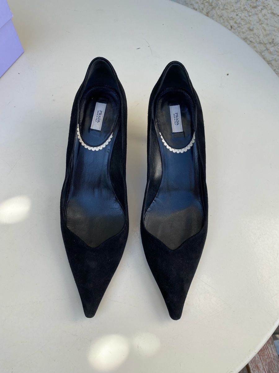 Prada Scarpe da donna: Prada Pumps Wildleder schwarz Grösse 37 – Usato da Steffisburg venduto da viv_5tqt