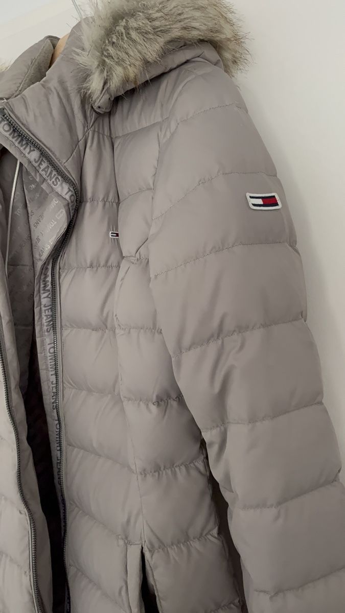 Tommy Hilfiger Giacche: Daunenjacke Tommy Hilfiger  Grösse L – Usato da Dulliken venduto da VaSha 1