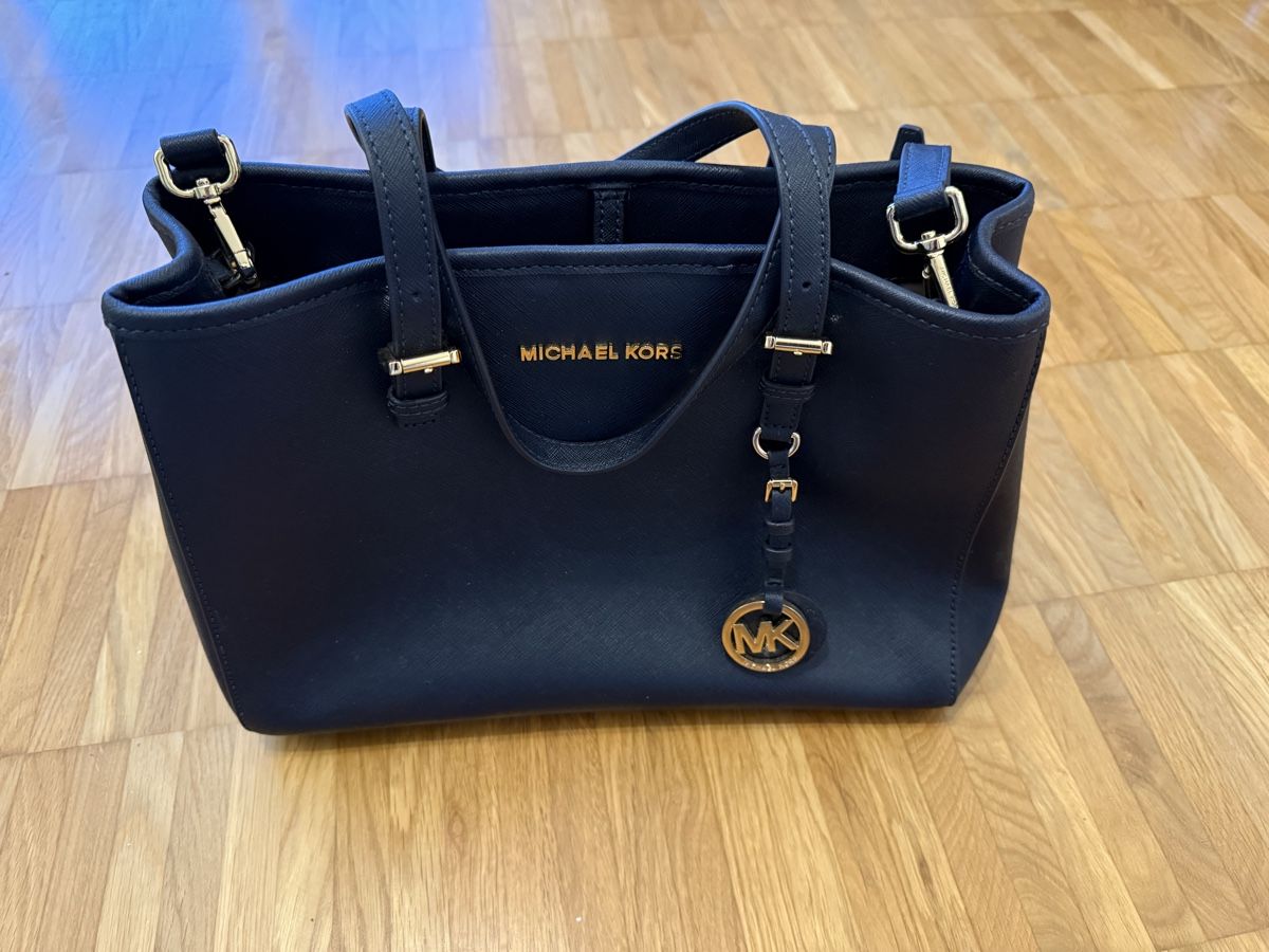 Borse da donna: Michael Kors Tasche, neuwertig, dunkelblau – Nuovo (secondo la descrizione) da Tann venduto da marcb200012