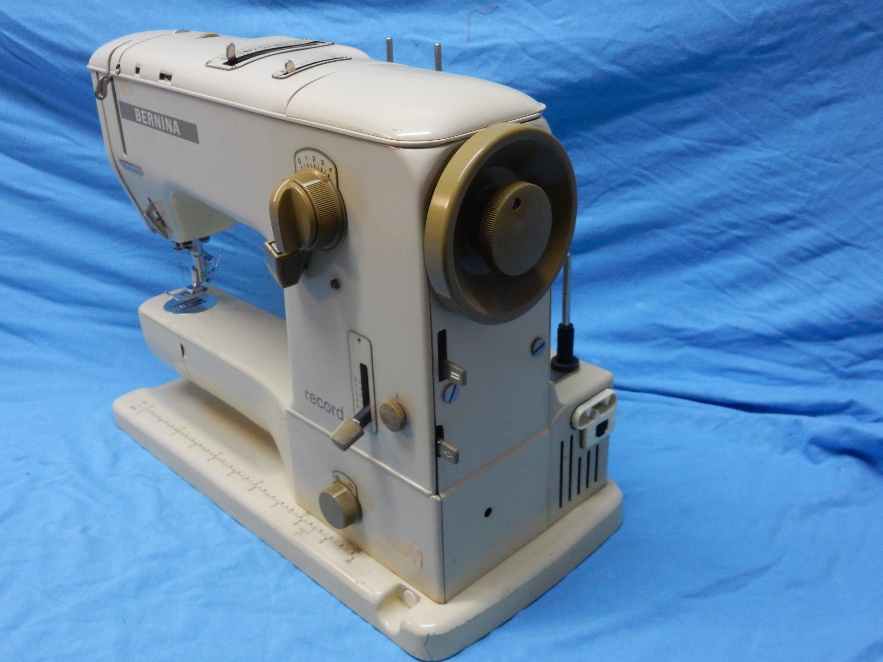 Bernina Machines à coudre: Bernina 730        26101 – D'occasion à Watt par Mariposa49 2