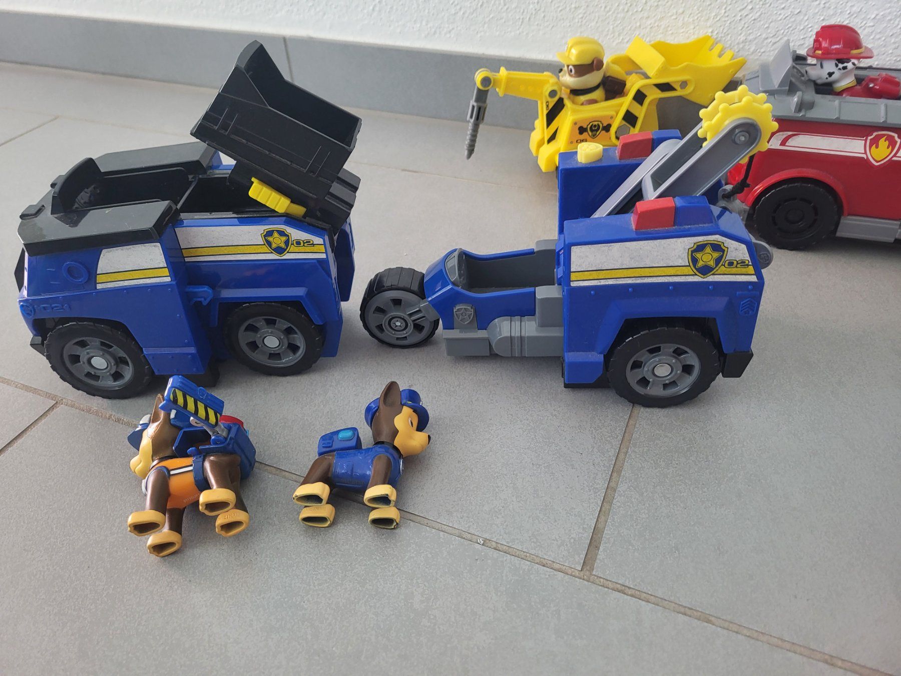 Giocattoli: Paw Patrol div Autos Transformer Wohnwagen – Usato da Boswil venduto da i12i 2
