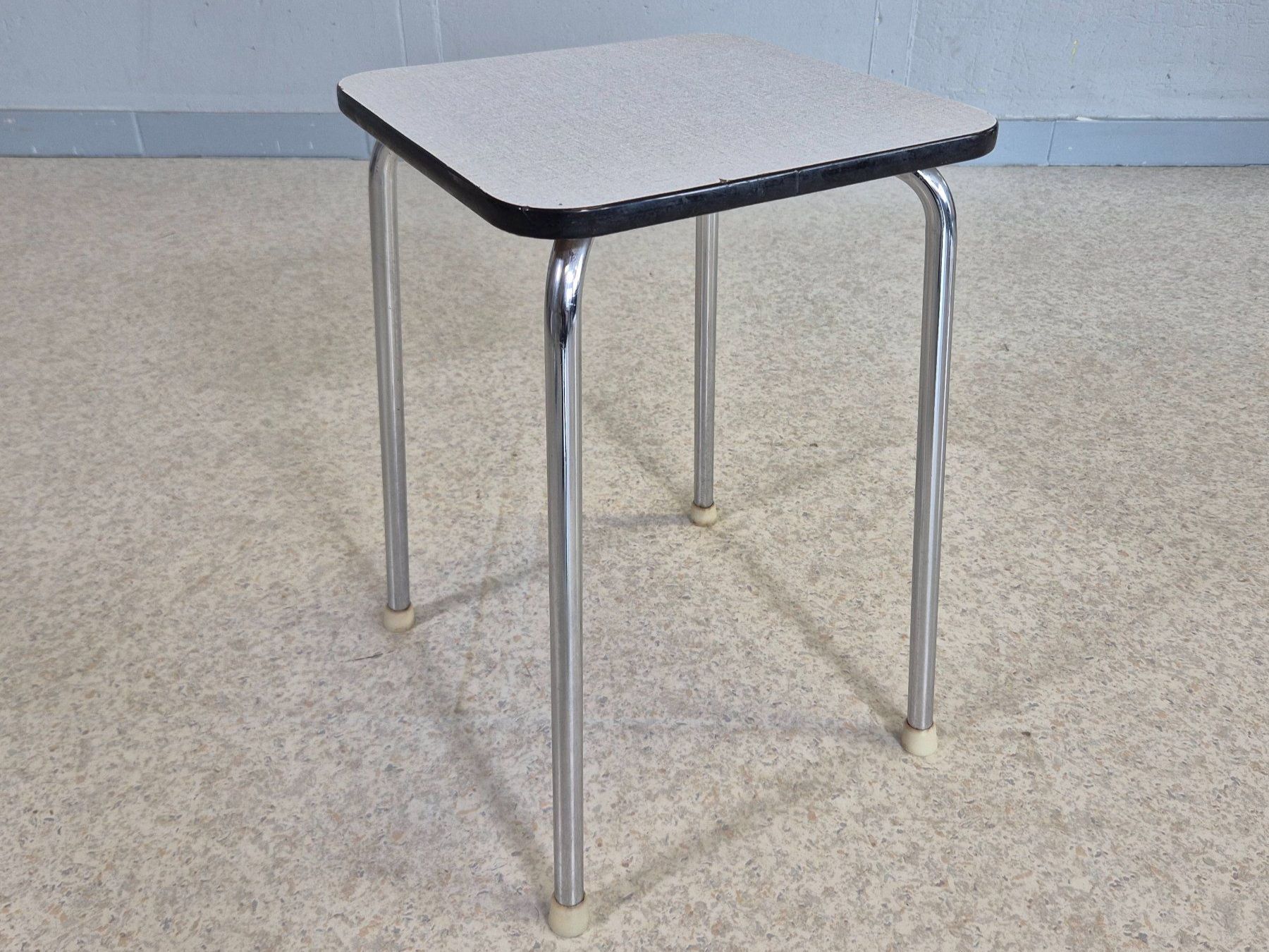 Sgabelli: Kelco Hocker Höcker Küchenhocker Tabouret grau – Usato da Nottwil venduto da Wondewa-Shop