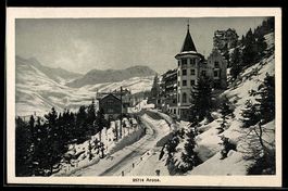 AK Arosa, Hotel des Alpes und verschneite Strasse mit Bergpa